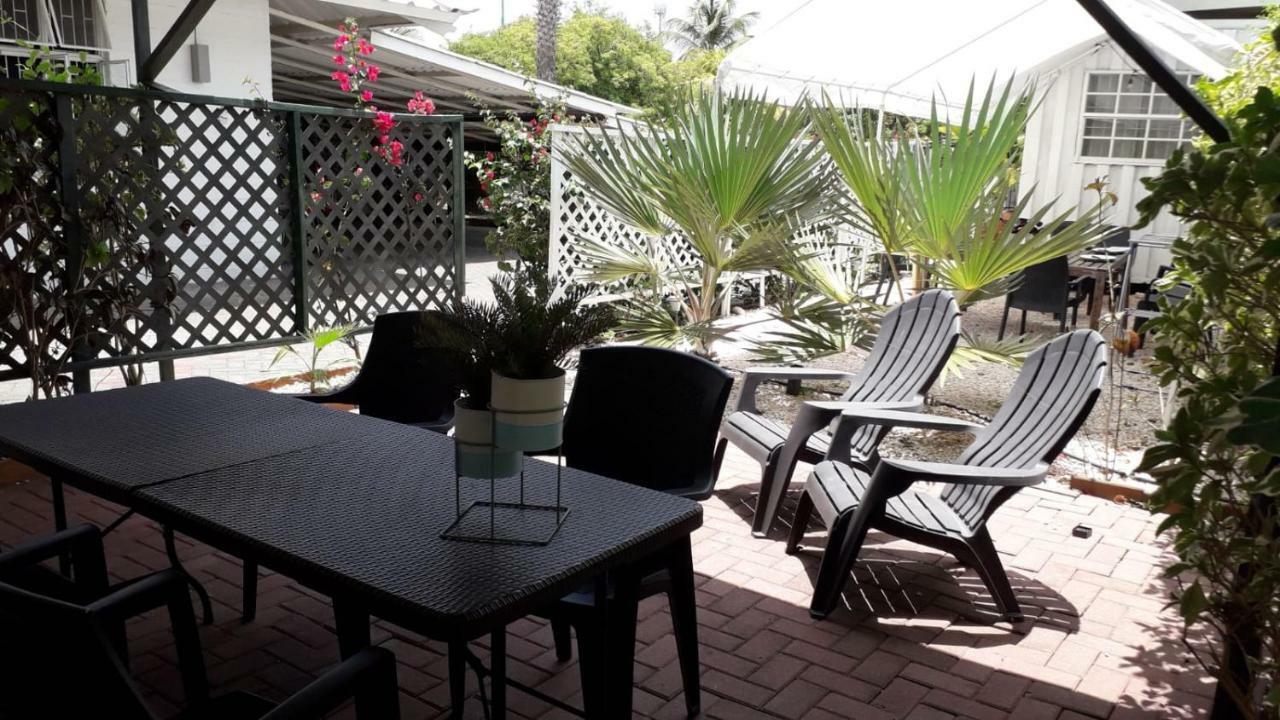 Palm Trees Apartments Willemstad Extérieur photo